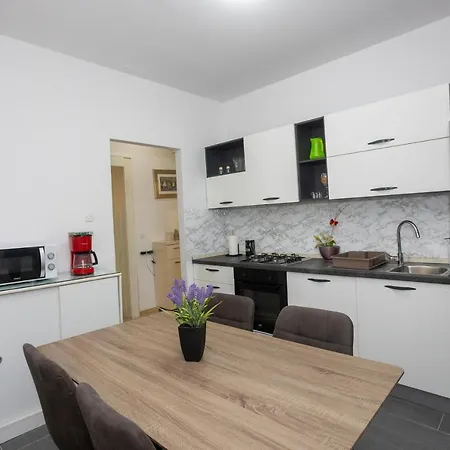 Apartment Toni
